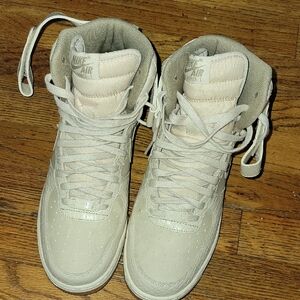 Nike Women's High-Top Sneakers - Beige